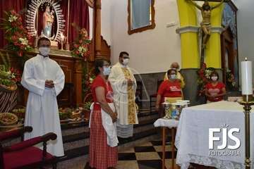 Repique de campanas, misa de romeros y ofrenda a la Virgen de las Nieves/TA y Francisco Javier Santana.
